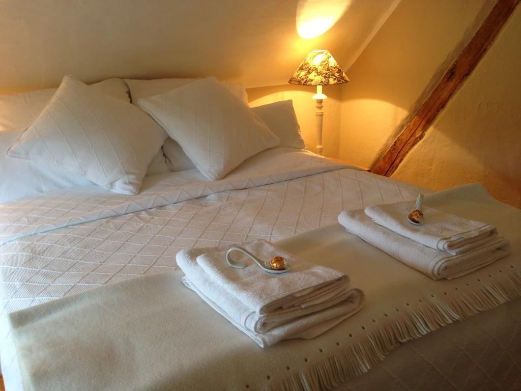 All Seasons Bed & Breakfast Kerpen  Rum bild